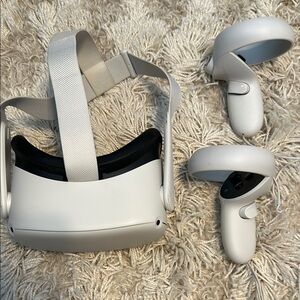 Oculus Quest 2 VR Headset and Controllers